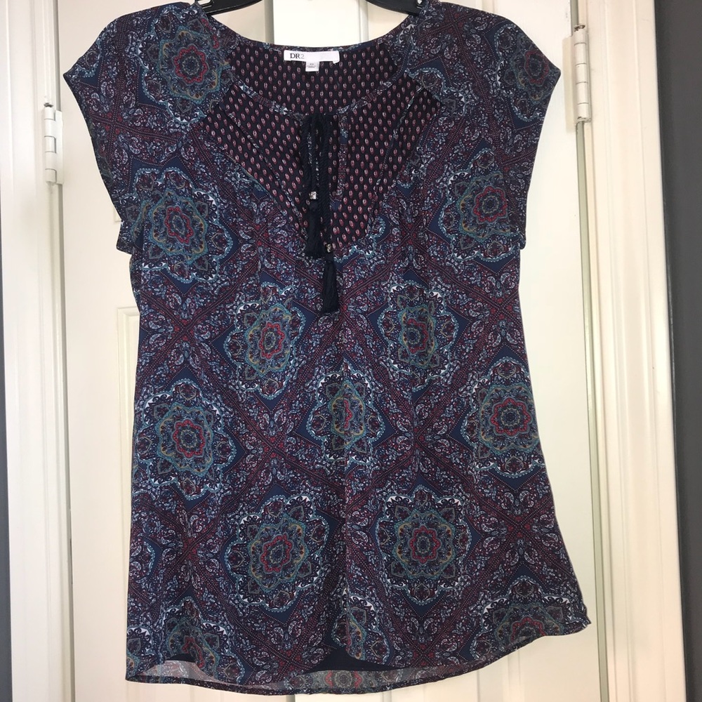 Cute patterned top!